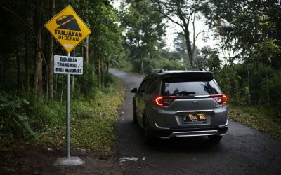 Tips Aman Mengemudi di Jalan Tanjakan