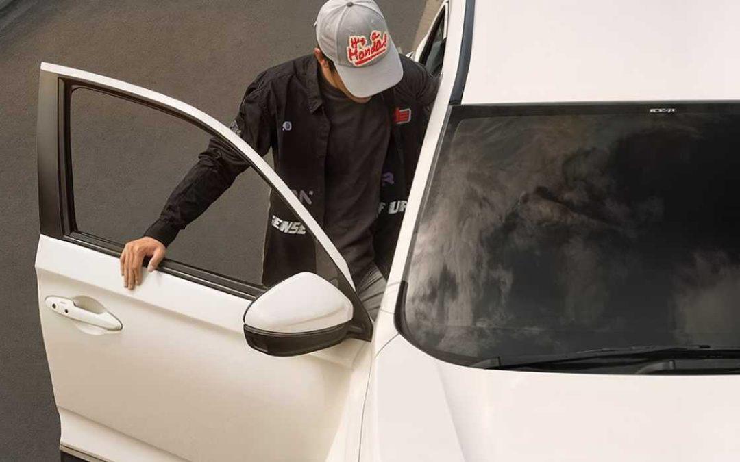 Hujan Datang, Mobil Tetap Kinclong! Tips Jitu Melindungi Honda Kesayangan dari Air Hujan Bersama Honda Bintang Madiun