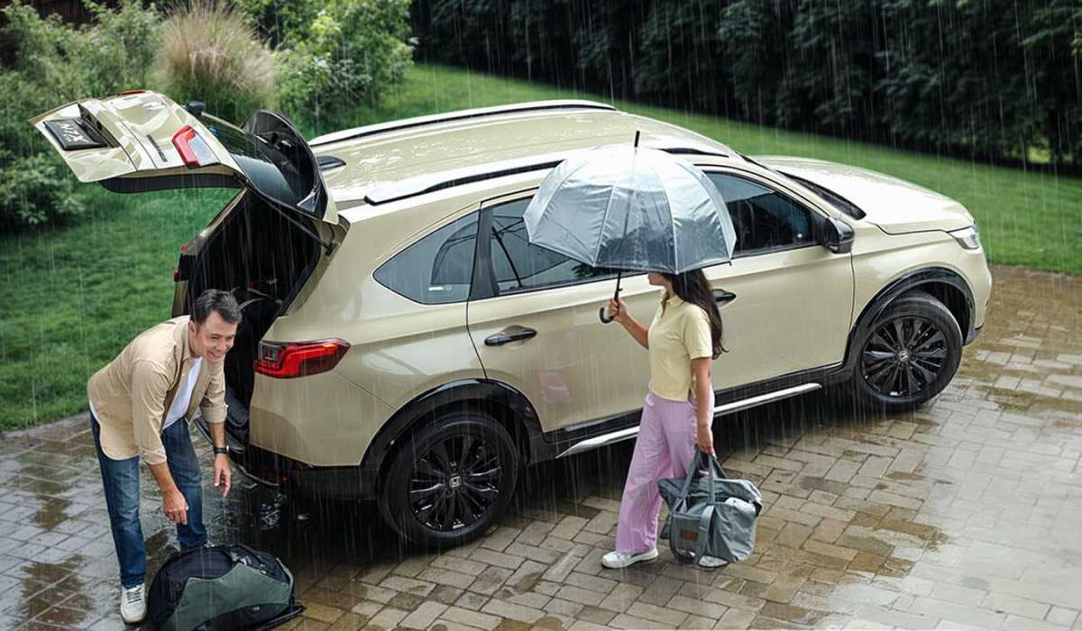 Mobil Mogok Pas Terjang Banjir? Jangan Panik, Lakukan Langkah Darurat Ini Agar Mesin Tetap Aman!