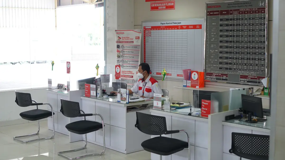 Ruang Tunggu SA Servis Mobil Honda Anti Ribet: Booking Online di Honda Bintang Madiun, Dari Rumah Aja!