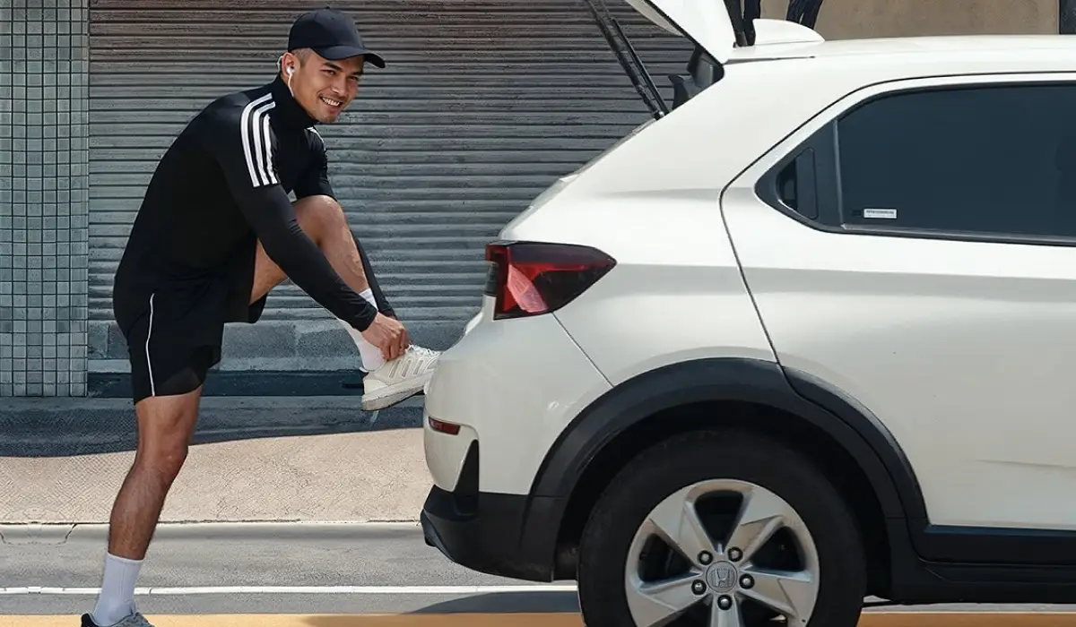 WRV isi angin 1 Rahasia Ban Mobil Awet: Pilih Nitrogen atau Angin Biasa? Mari Kita Bongkar Perbedaannya! (Spesial dari Honda Bintang Madiun)